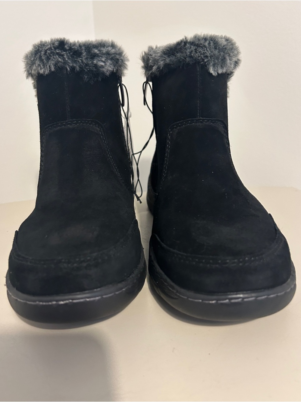 Khombu Black Suede Winter Ankle Boots with Gray Faux-Fur Trim